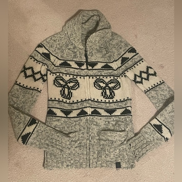 TNA aritzia zip up - Picture 3 of 3